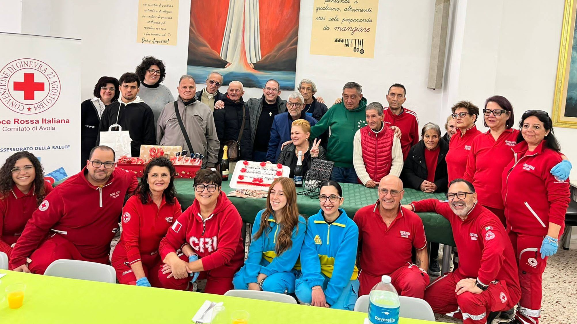 Condivisione e sorrisi: la Croce Rossa di Avola a pranzo con gli ospiti della Caritas