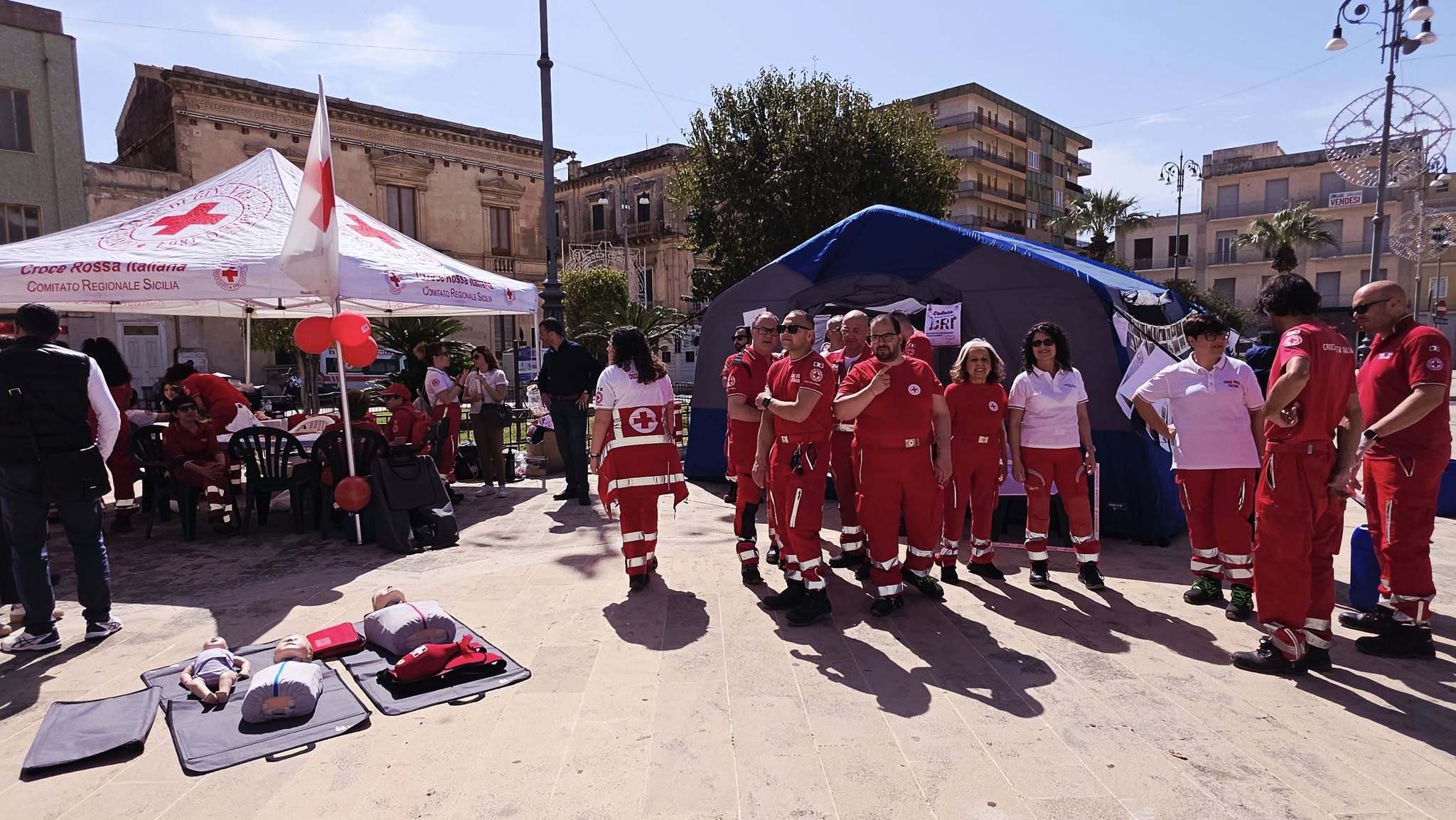 Volontari della Croce Rossa Italiana in azione